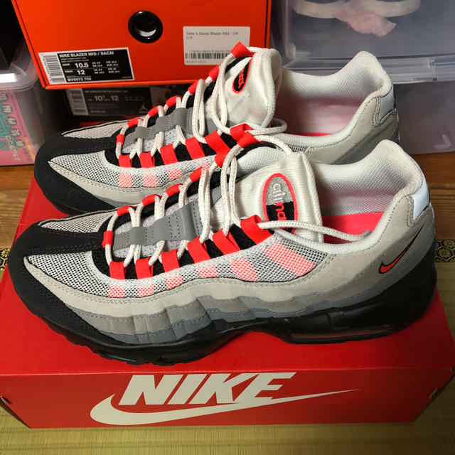 NIKE(ナイキ)のnike airmax95 solar red メンズの靴/シューズ(スニーカー)の商品写真