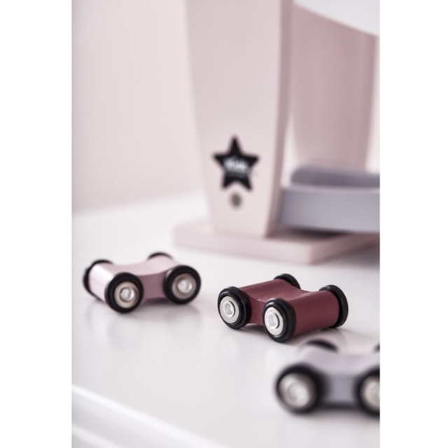 Caramel baby&child (キャラメルベビー&チャイルド)の新品✦1点のみ Kids Concept 木製 カーコースター(ピンク) キッズ/ベビー/マタニティのおもちゃ(電車のおもちゃ/車)の商品写真
