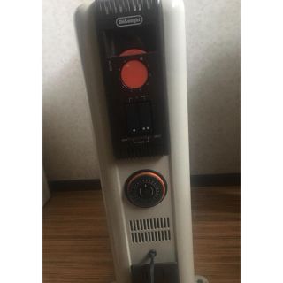 デロンギ(DeLonghi)の伊・デロンギ(DeLonghi)オイルヒーター♡捨てるくらいならお値打ちに出品(オイルヒーター)