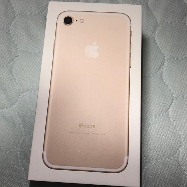 Apple(アップル)のiPhone7 32GB ゴールド SIMフリー  スマホ/家電/カメラのスマートフォン/携帯電話(スマートフォン本体)の商品写真