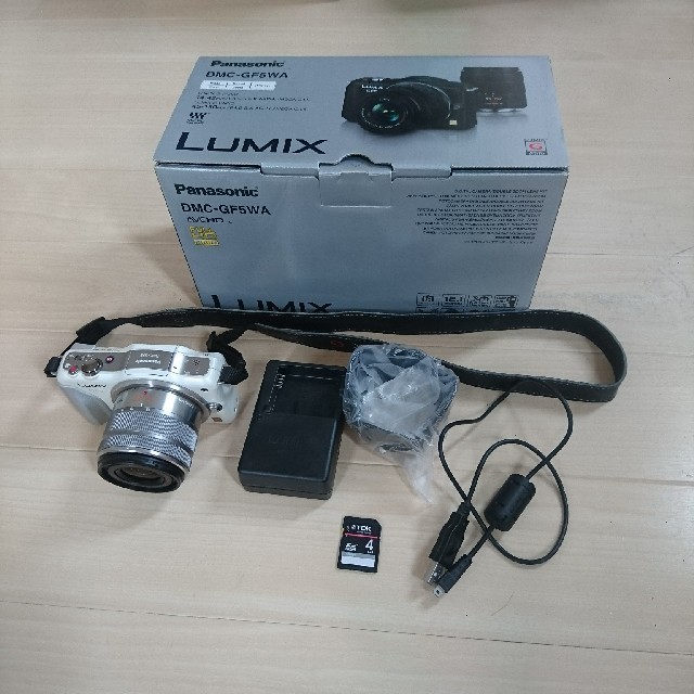 カメラDMC-GF5 LUMIX 箱付 ホワイト