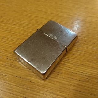 ジッポー(ZIPPO)のzippo シルバー シリアルナンバー刻印あり 限定品？(タバコグッズ)