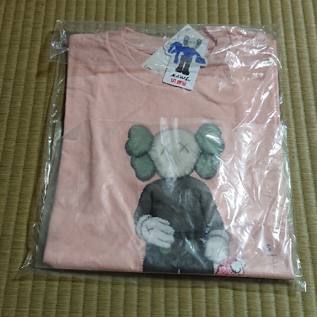 UNIQLO(ユニクロ)のHANA様専用 カウズ UT メンズのトップス(Tシャツ/カットソー(半袖/袖なし))の商品写真