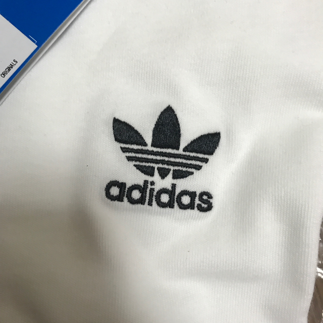 adidas(アディダス)のアディダス オリジナルス トレフォイル ワンポイントロゴ 半袖 Tシャツ 白 M メンズのトップス(Tシャツ/カットソー(半袖/袖なし))の商品写真