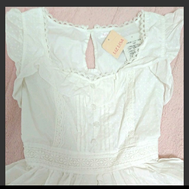 LIZ LISA(リズリサ)の夏服♡LIZLISA肩フリルトップス♡リズリサ♡ レディースのトップス(シャツ/ブラウス(半袖/袖なし))の商品写真