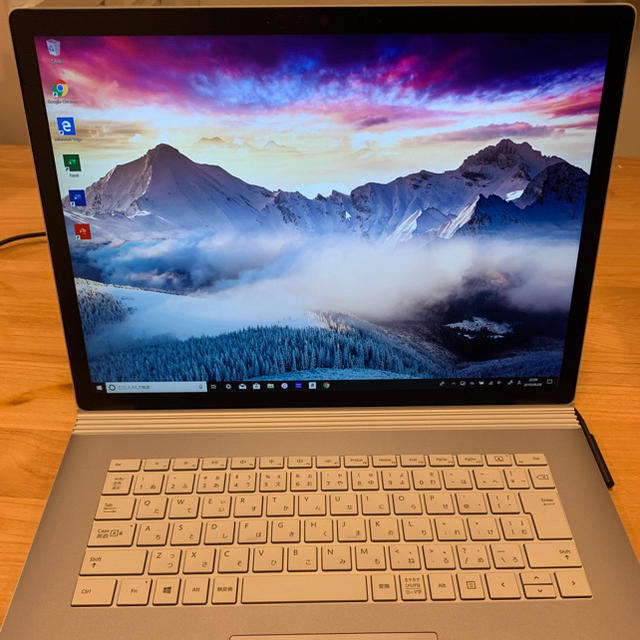 ★ほぼ新品★ Surface Book 2 15″ HNR-00031 2