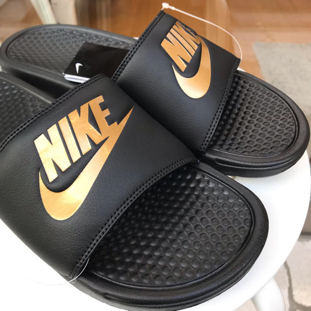 NIKE(ナイキ)の新品 NIKE ナイキ BENASSI ベナッシ シャワーサンダル 26cm メンズの靴/シューズ(サンダル)の商品写真