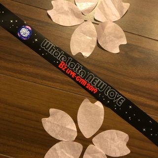 B'z Whole Lotta NEW LOVE 銀テープ 1本桜紙吹雪20枚(ミュージシャン)