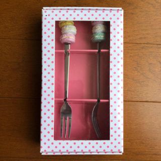 ラデュレ(LADUREE)のマカロンモチーフが可愛いペアフォーク♪(カトラリー/箸)