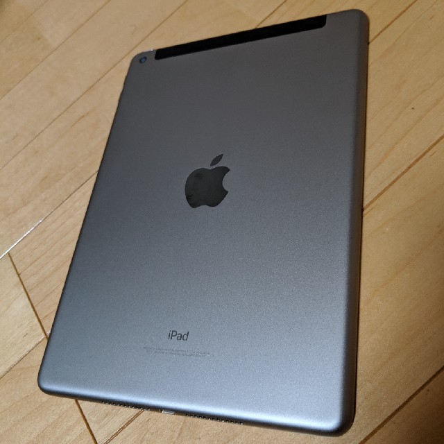 タブレット【ほぼ新品】iPad 第6世代 128GB SIMフリー版 スペースグレイ