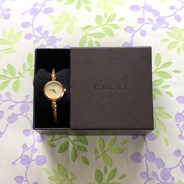 GUCCI (箱つき)㉟ 腕時計・稼動品✨ GUCCI (箱つき)㉟ 腕時計・稼動品✨