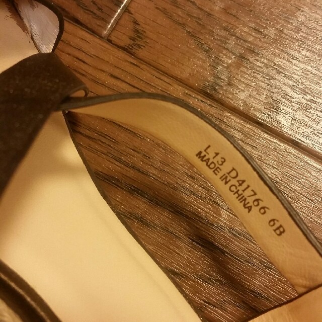 Cole Haan(コールハーン)のコールハーン　ブロンズ　メタリックブラウン　ウェッジソールサンダル　6　23㎝ レディースの靴/シューズ(サンダル)の商品写真