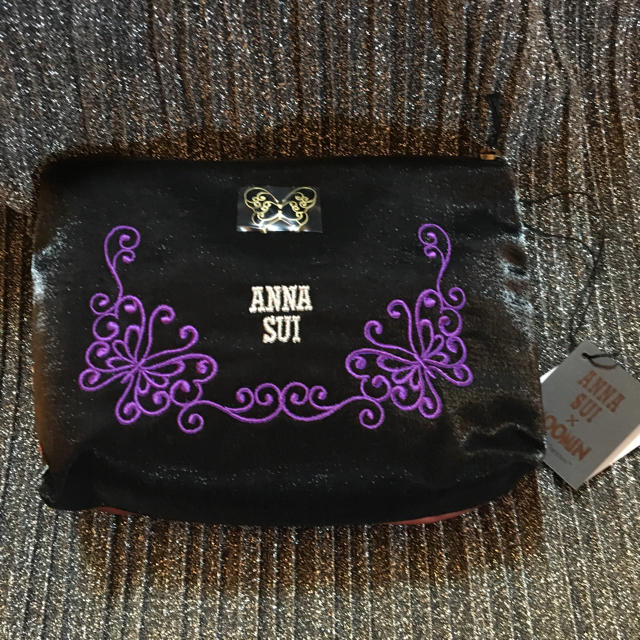 ANNA SUI(アナスイ)のアナスイ  ムーミン  コラボ  ミニミラー付き  サテンポーチ レディースのファッション小物(ポーチ)の商品写真