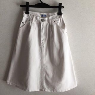 マウジー(moussy)のMOUSSY 白デニムスカート(ひざ丈スカート)