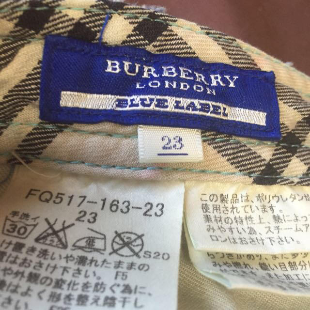 BURBERRY(バーバリー)のブルーレーベル デニム 23 レディースのパンツ(デニム/ジーンズ)の商品写真