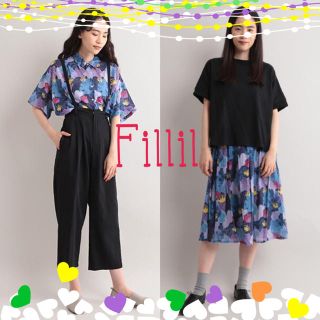 メルロー(merlot)の超超超大特価【Fillil】 イエティのかくれんぼプリントスカートのみ(シャツ/ブラウス(半袖/袖なし))