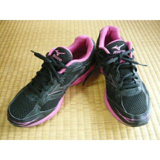 ミズノ(MIZUNO)のバラちゃん様専用　MIZUNO  ミズノ   ジョギングシューズ(シューズ)