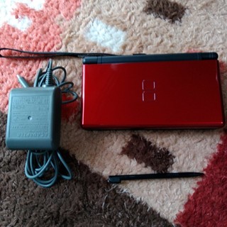 ニンテンドーDS(ニンテンドーDS)の任天堂 DS Lite 本体　赤色(携帯用ゲーム機本体)