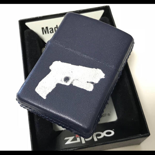 ZIPPO(ジッポー)のZippoライター/バイオハザード/レオン/デザートイーグル/革/レザー/未使用 メンズのファッション小物(タバコグッズ)の商品写真