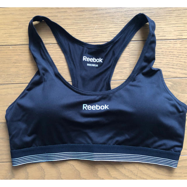 Reebok(リーボック)のReebok トレーニングウエア3点セット スポーツ/アウトドアのトレーニング/エクササイズ(トレーニング用品)の商品写真