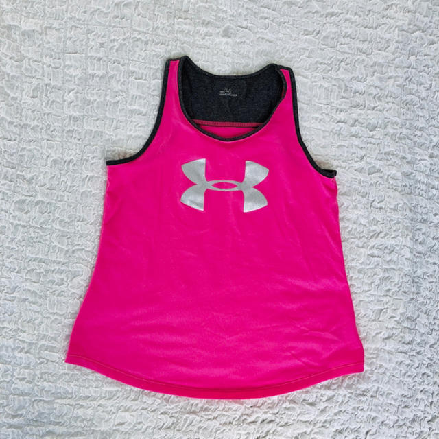 UNDER ARMOUR(アンダーアーマー)のアンダーアーマータンクトップgirls150センチ キッズ/ベビー/マタニティのキッズ服男の子用(90cm~)(Tシャツ/カットソー)の商品写真