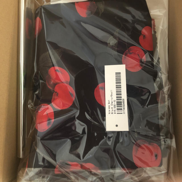 supreme  nylon water short black cherry