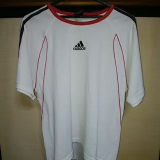 アディダス(adidas)のアディダスTシャツ(Tシャツ/カットソー(半袖/袖なし))