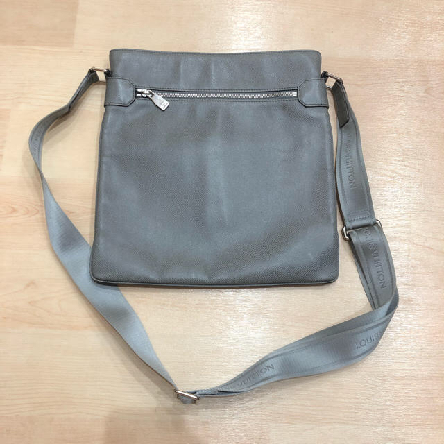 LOUIS VUITTON ショルダーバッグ