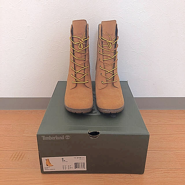 Timberland(ティンバーランド)の新品未使用 海外限定 TIMBERLAND BOOTS GLANCY WHEAT レディースの靴/シューズ(ブーツ)の商品写真