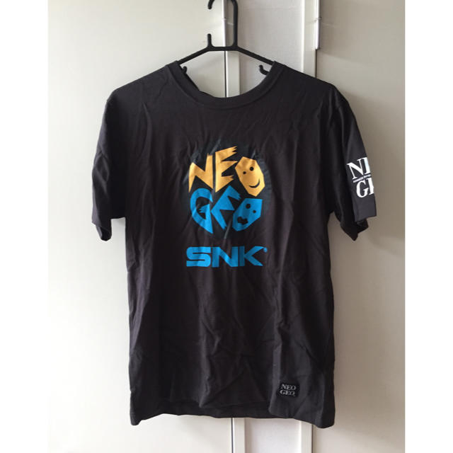 しまむら(シマムラ)の【新品】ネオジオ NEOGEO×しまむら Tシャツ 特製ステッカー付き Lサイズ メンズのトップス(Tシャツ/カットソー(半袖/袖なし))の商品写真