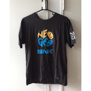 シマムラ(しまむら)の【新品】ネオジオ NEOGEO×しまむら Tシャツ 特製ステッカー付き Lサイズ(Tシャツ/カットソー(半袖/袖なし))