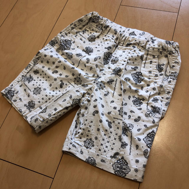 UNIQLO(ユニクロ)のUNIQLO ペイズリー柄ハーフパンツ キッズ/ベビー/マタニティのキッズ服男の子用(90cm~)(パンツ/スパッツ)の商品写真