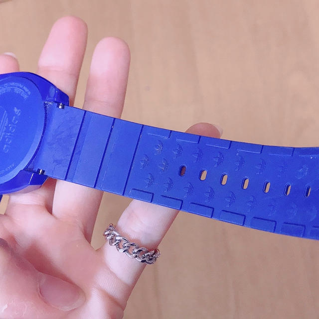 adidas(アディダス)の鮮やかなブルー★adidas時計 レディースのファッション小物(腕時計)の商品写真