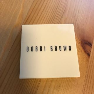 ボビイブラウン(BOBBI BROWN)の新品 ボビィ ブラウン ヌードフィニッシュ フェイスパウダー (フェイスパウダー)