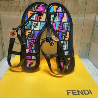 フェンディ(FENDI)のHawaii【FENDI】ビーチサンダル&紙袋(サンダル)