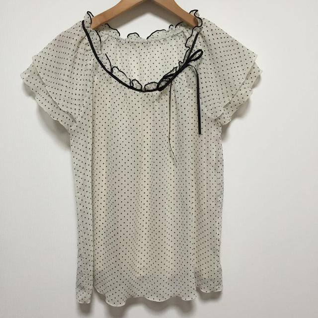 NATURAL BEAUTY BASIC(ナチュラルビューティーベーシック)のドットシフォントップス レディースのトップス(Tシャツ(半袖/袖なし))の商品写真