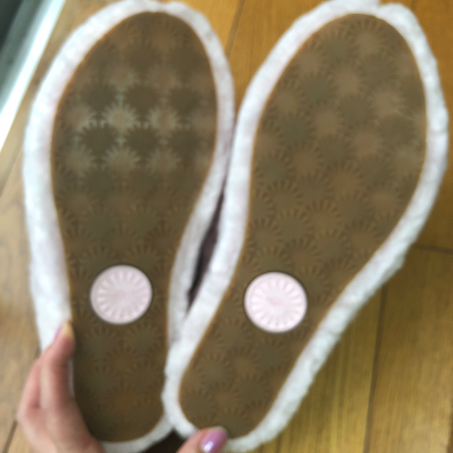 UGG(アグ)のUGG   FLUFF YEAH SLIDE 7 レディースの靴/シューズ(サンダル)の商品写真