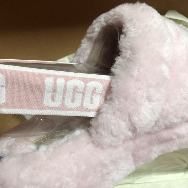 UGG(アグ)のUGG   FLUFF YEAH SLIDE 7 レディースの靴/シューズ(サンダル)の商品写真