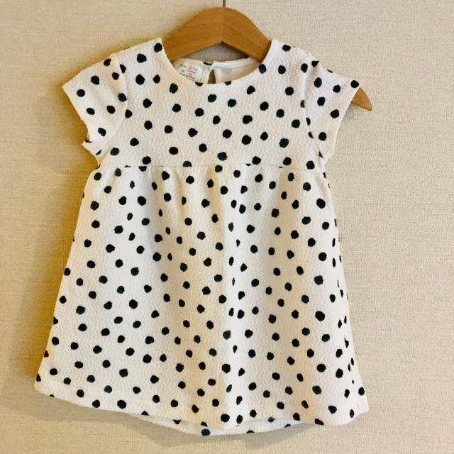 ZARA KIDS(ザラキッズ)の【 D-forest様専用】ZARA kids ドットワンピース 86cm キッズ/ベビー/マタニティのベビー服(~85cm)(ワンピース)の商品写真