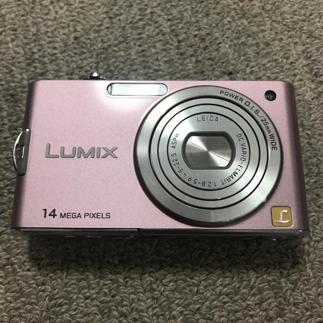 Panasonic(パナソニック)のPanasonic LUMIX FX66 ピンク スマホ/家電/カメラのカメラ(コンパクトデジタルカメラ)の商品写真