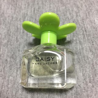 マークジェイコブス(MARC JACOBS)の【MARC JACOBS】ミニ香水【DAISY】(香水(女性用))