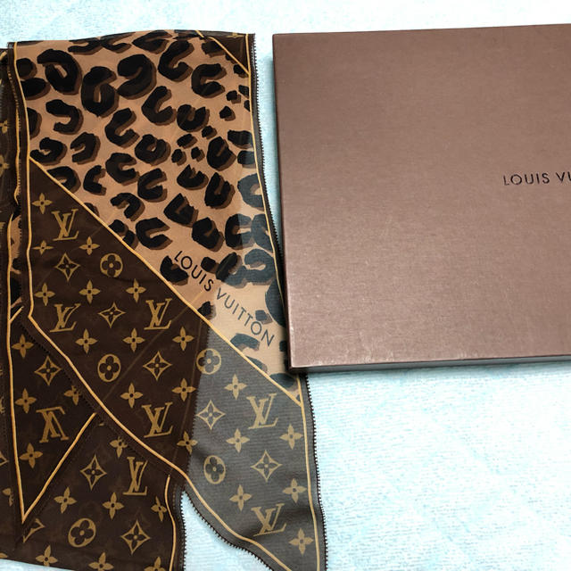 LOUIS VUITTON - ルイヴィトンスカーフの通販 by 丘の上でプニョ's shop｜ルイヴィトンならラクマ