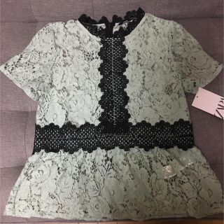 ザラ(ZARA)のレーストップス(シャツ/ブラウス(半袖/袖なし))