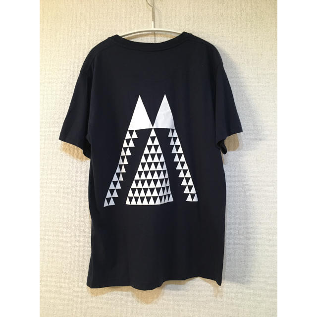 WHITE MOUNTAINEERING(ホワイトマウンテニアリング)のホワイトマウンテニアリング  幾何学柄Tシャツ メンズのトップス(Tシャツ/カットソー(半袖/袖なし))の商品写真