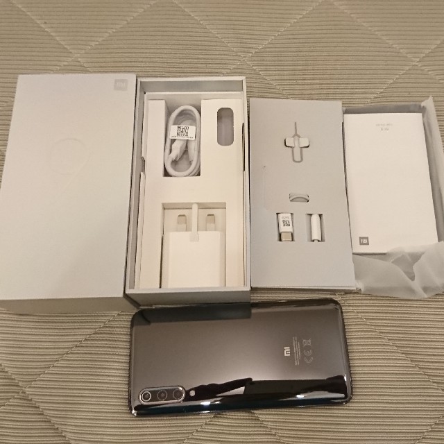 小米 SIMフリーの通販 by John's shop｜ラクマ Xiaomi Mi9 無印グローバル版 高品質新品