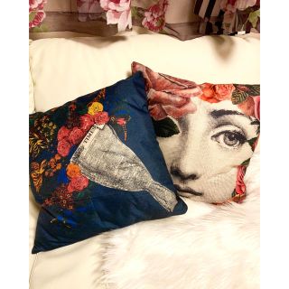 ザラホーム(ZARA HOME)の【土日限定価格】フォルナセッティ FORNASETTI アートクッションカバー(クッションカバー)