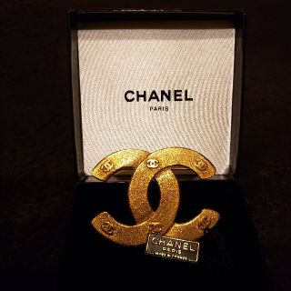 シャネル(CHANEL)の(chougg様専用)シャネルブローチ(正規品)(ブローチ/コサージュ)