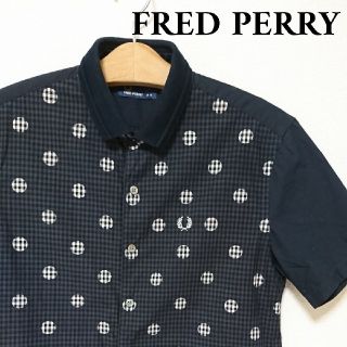 フレッドペリー(FRED PERRY)の【美品】FRED PERRY 半袖 シャツ ブラック ドット(シャツ)