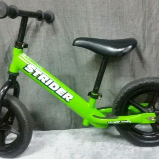 ストライダ(STRIDA)のストライダー　緑色(自転車)