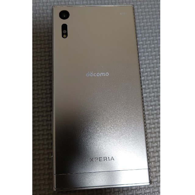 ドコモ　Xperia XZ SO-01J Platinum